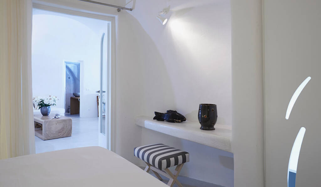 aurasantorini-interior-3